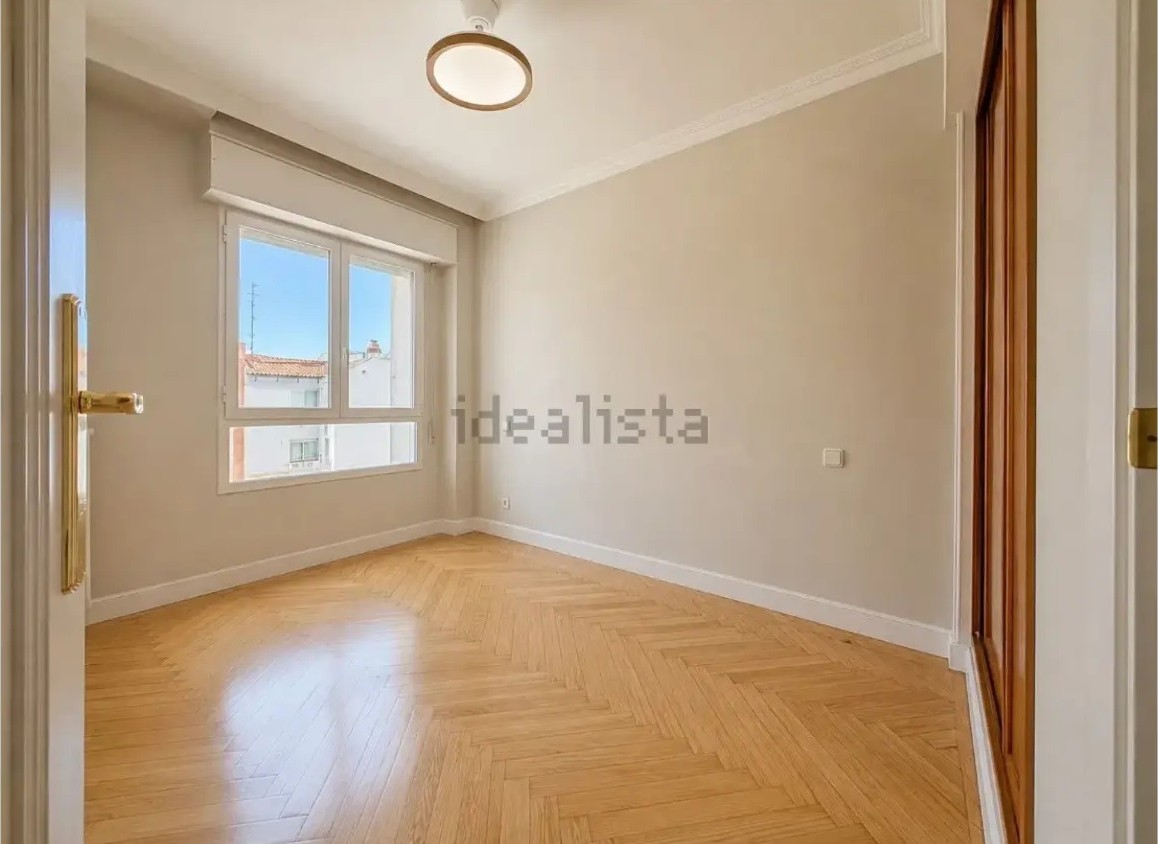 Exclusivo piso de 140 m² muy luminoso en el corazón de Chamberí - imagen 13