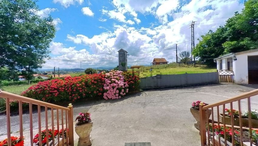 Exclusiva finca urbana de 3.212 m² con dos viviendas, zona industrial y máxima edificabilidad en Cerrazo (Reocín) - imagen 5