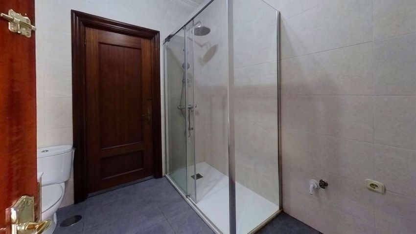 Exclusiva finca urbana de 3.212 m² con dos viviendas, zona industrial y máxima edificabilidad en Cerrazo (Reocín) - imagen 13