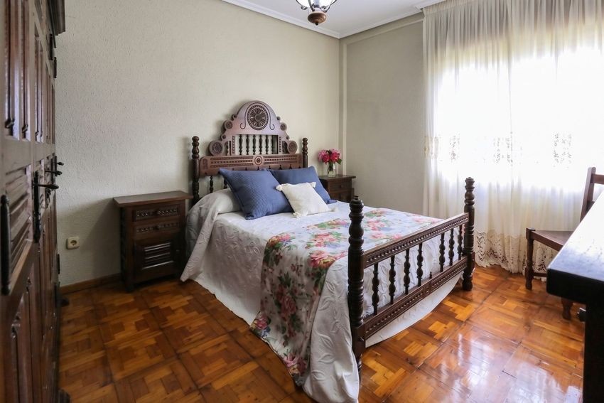 Exclusiva finca urbana de 3.212 m² con dos viviendas, zona industrial y máxima edificabilidad en Cerrazo (Reocín) - imagen 41