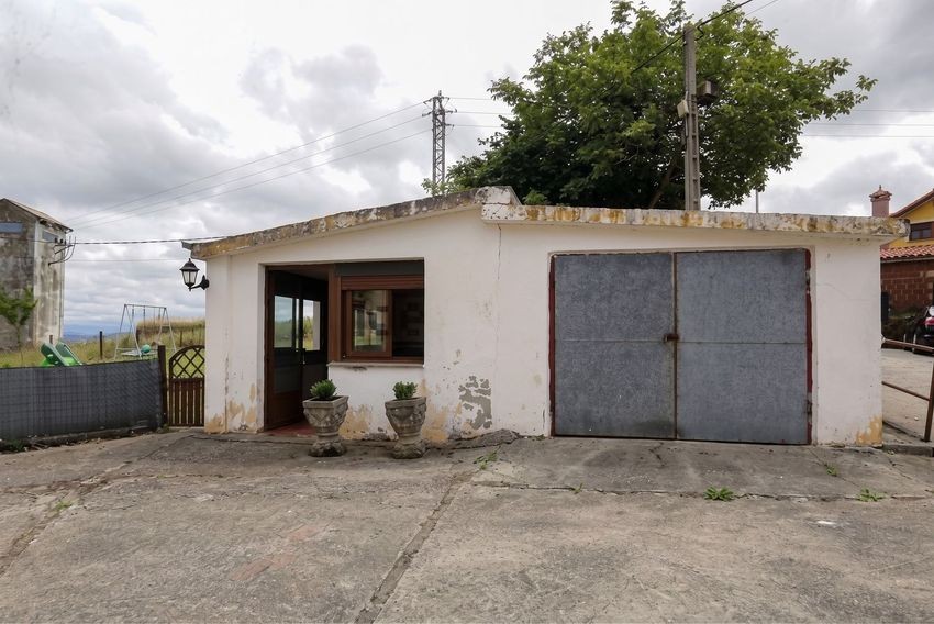 Exclusiva finca urbana de 3.212 m² con dos viviendas, zona industrial y máxima edificabilidad en Cerrazo (Reocín) - imagen 52