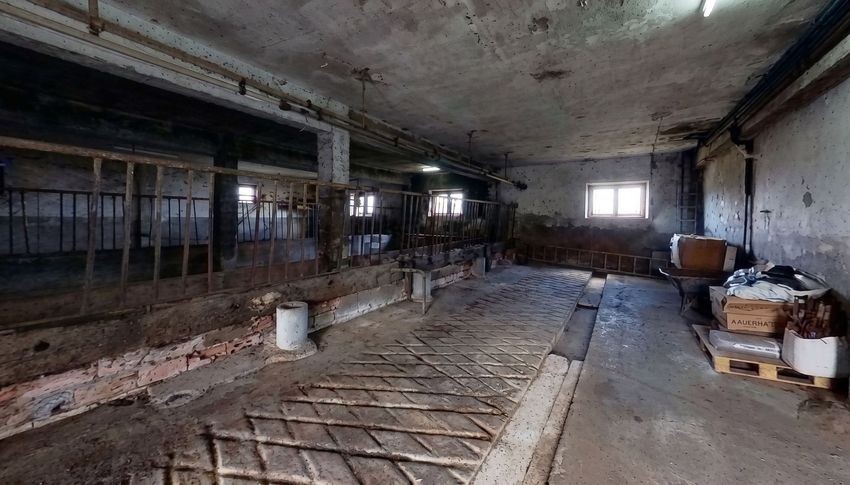 Exclusiva finca urbana de 3.212 m² con dos viviendas, zona industrial y máxima edificabilidad en Cerrazo (Reocín) - imagen 54