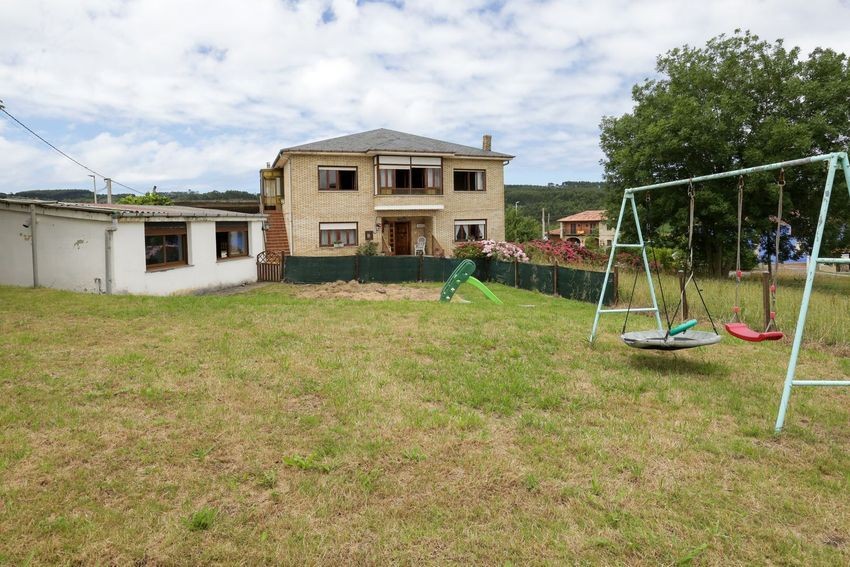 Exclusiva finca urbana de 3.212 m² con dos viviendas, zona industrial y máxima edificabilidad en Cerrazo (Reocín) - imagen 56