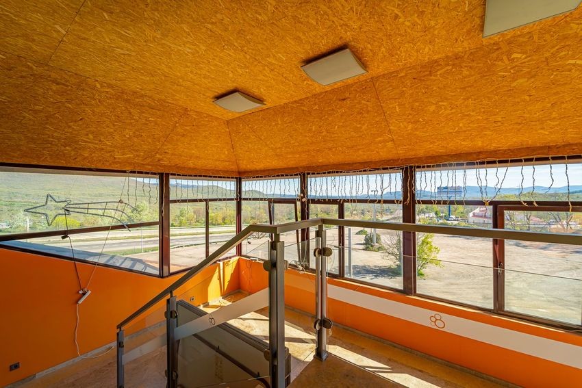 Gran hotel en pleno funcionamiento en la autovía A1, Somosierra: más de 3.000 m² construidos en 10.000 m² de terreno - imagen 33