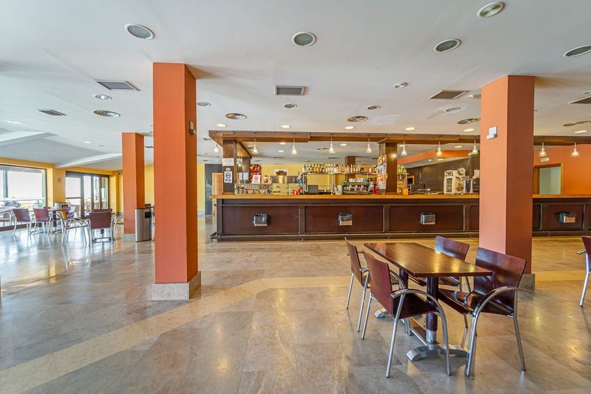 Gran hotel en pleno funcionamiento en la autovía A1, Somosierra: más de 3.000 m² construidos en 10.000 m² de terreno - imagen 39