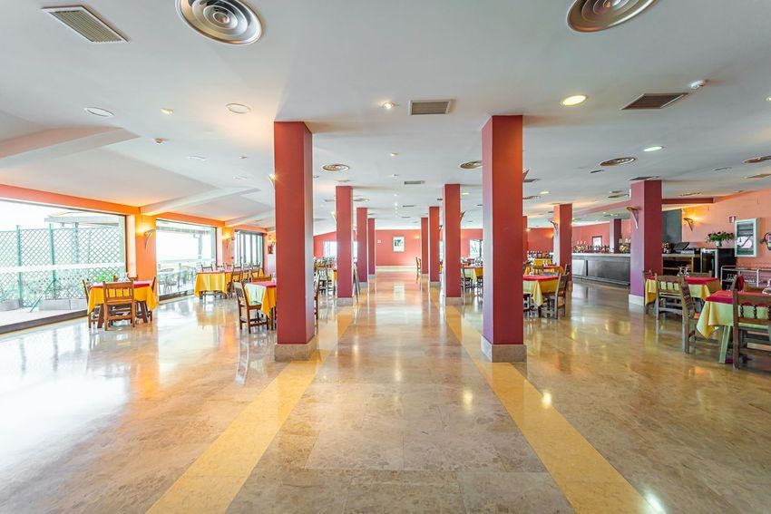 Gran hotel en pleno funcionamiento en la autovía A1, Somosierra: más de 3.000 m² construidos en 10.000 m² de terreno - imagen 45
