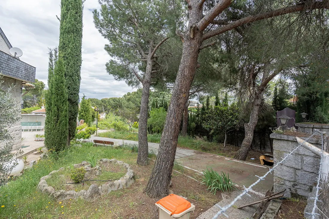 Parcela urbana de 600 m² con piscina y pozo · Las Matas-Peñascales, Las Rozas - imagen 5