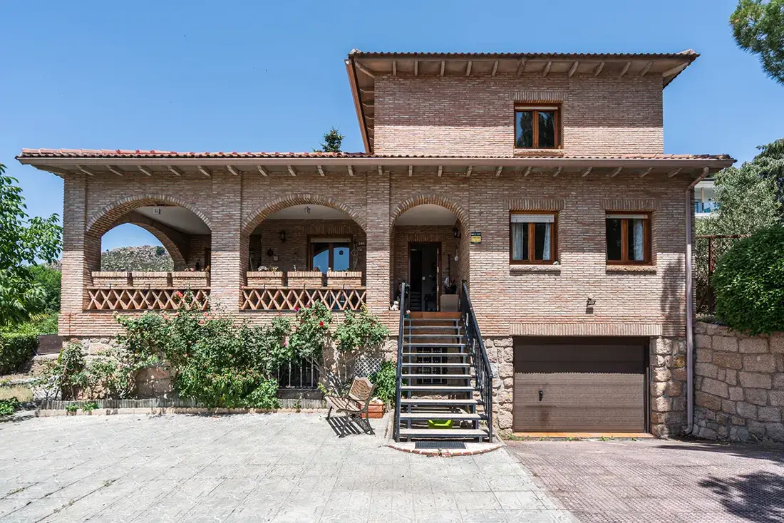 Chalet con parcela y vistas en venta en Manzanares El Real · vivienda en venta en Madrid · Yolanda González
