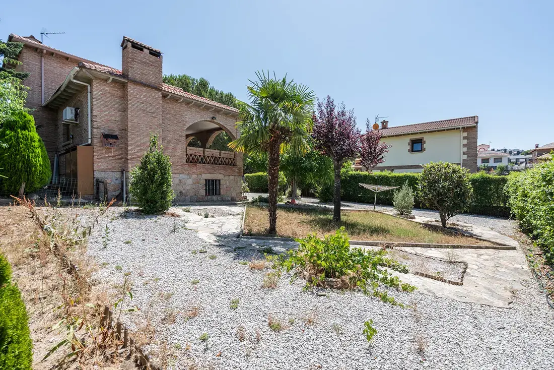 Chalet con parcela y vistas en venta en Manzanares El Real - imagen 4