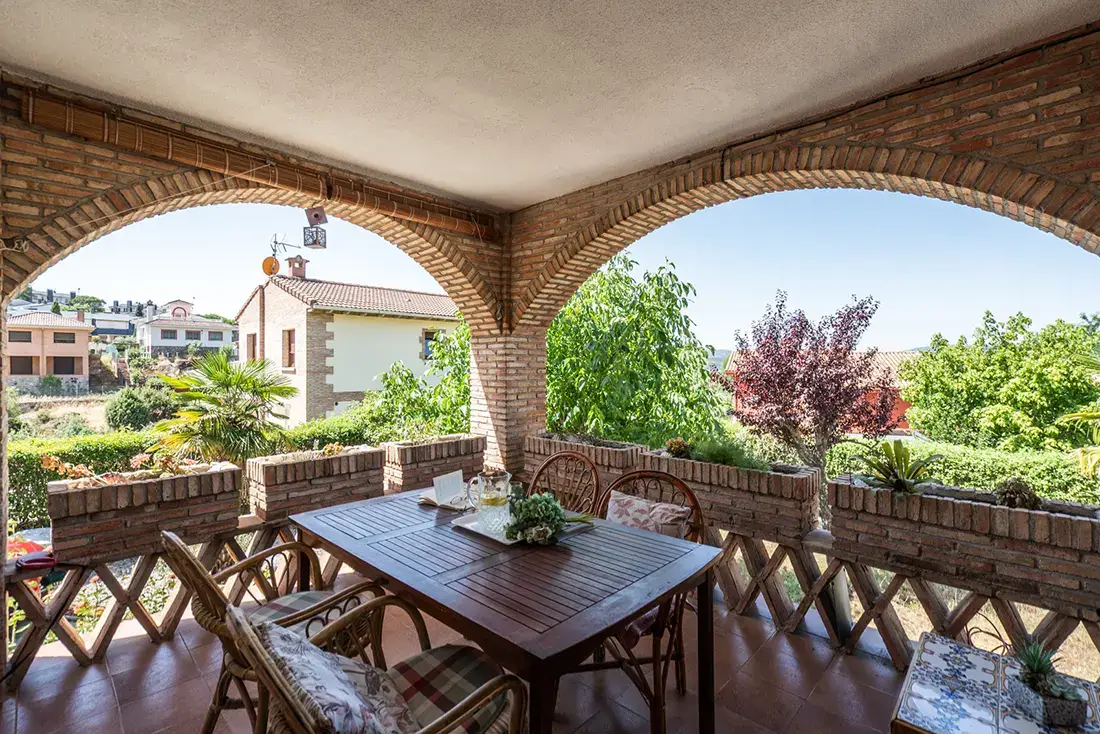 Chalet con parcela y vistas en venta en Manzanares El Real - imagen 5
