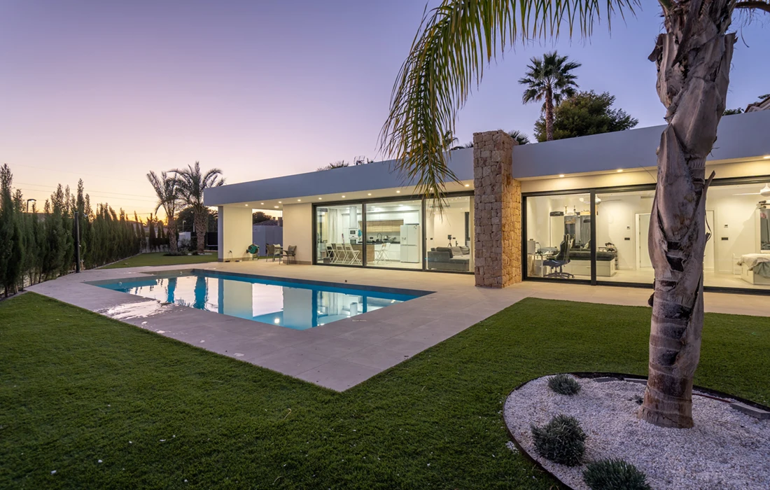Chalet de diseño en venta en Sol y Luz, Alicante. · vivienda en venta en Madrid · Yolanda González