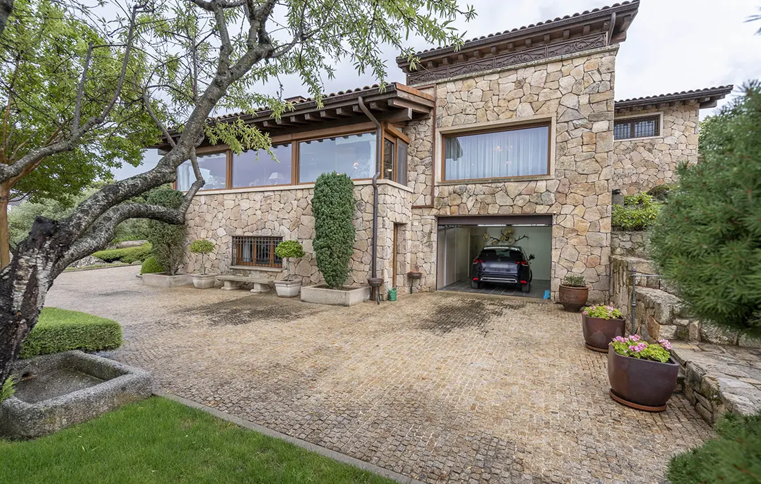 Chalet independiente en venta en Fresnedillas de la Oliva - imagen 2