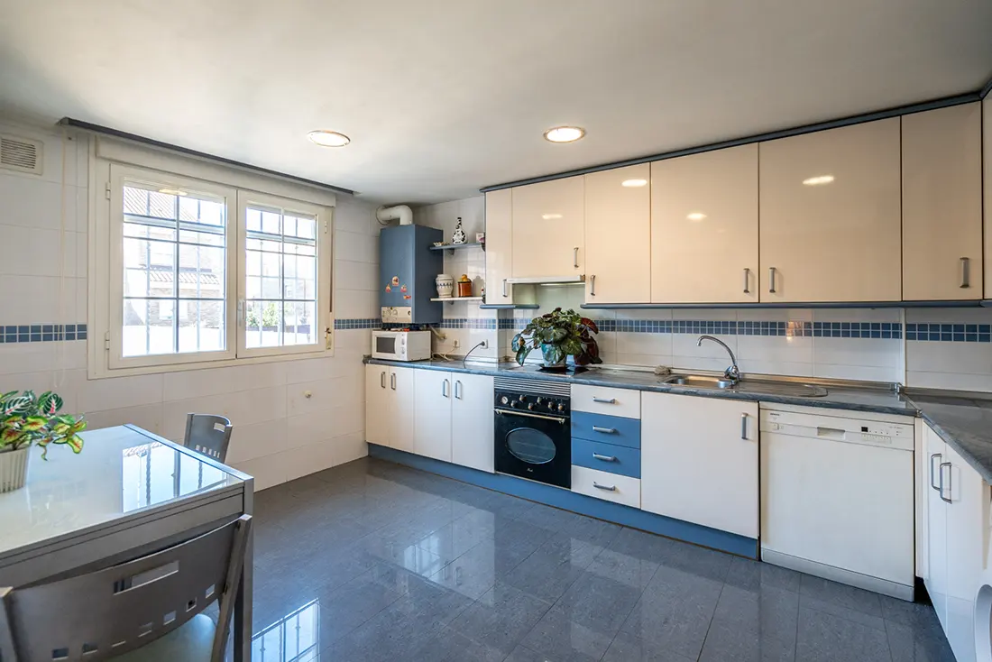Chalet pareado en venta en Villanueva de la Cañada, Madrid - imagen 12