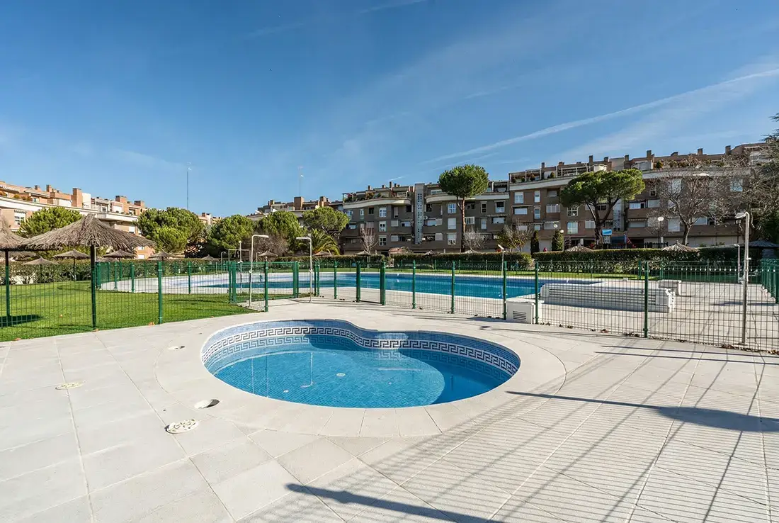 Ático Dúplex con vistas abiertas en urbanización de lujo - imagen 8