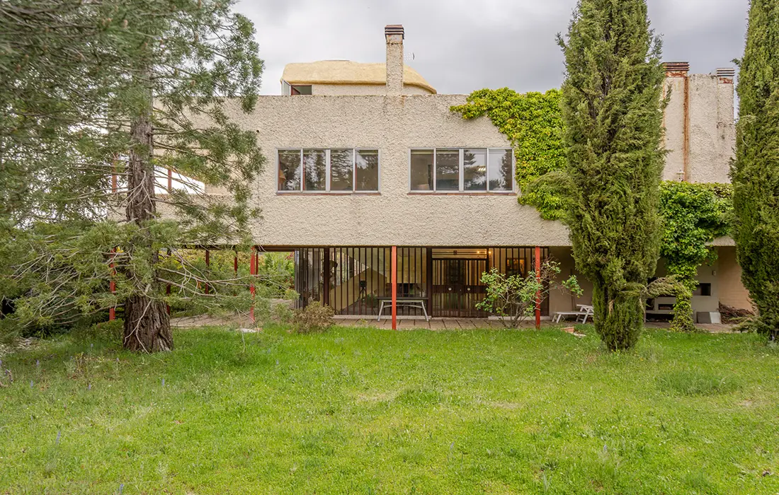 Casa Savoye: Una Residencia Única en Reajo del Roble, Navacerrada · vivienda en venta en Madrid · Yolanda González
