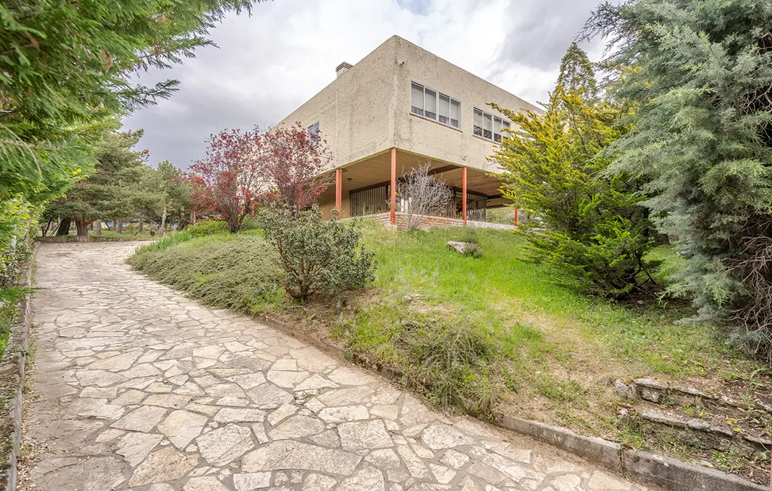 Casa Savoye: Una Residencia Única en Reajo del Roble, Navacerrada - imagen 3