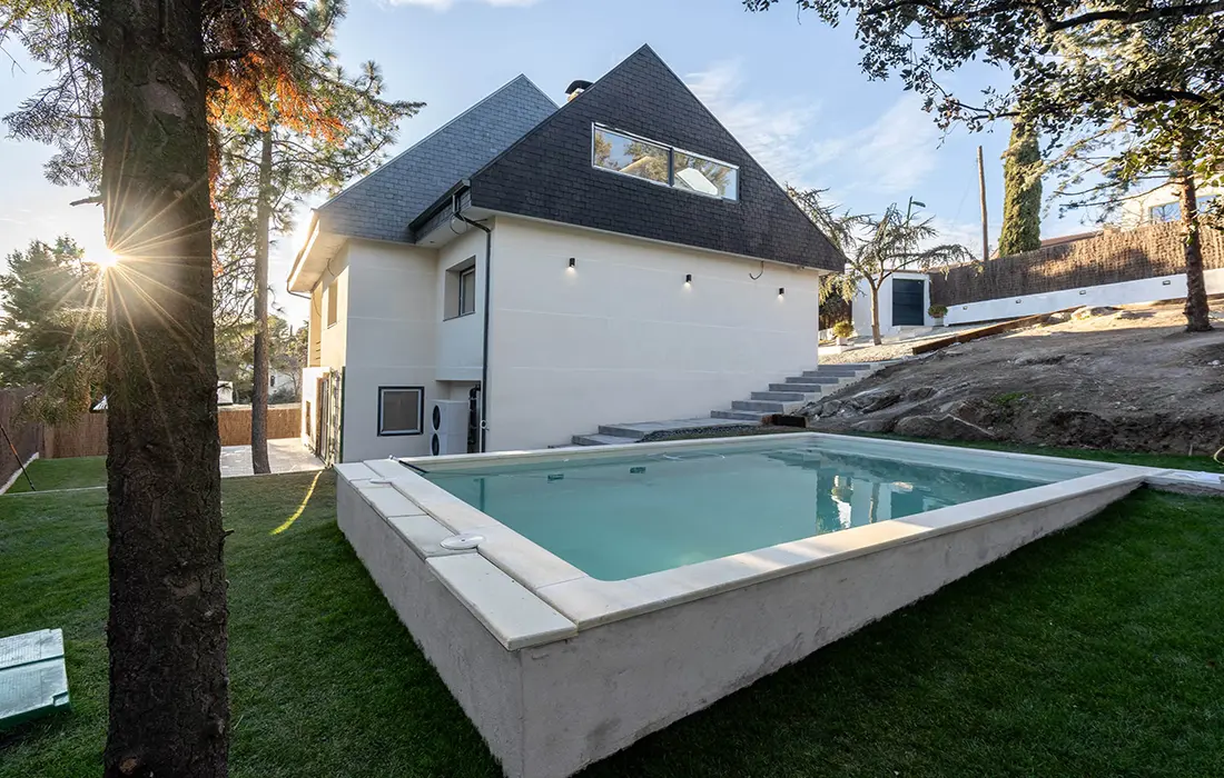 Chalet en venta en Av. Transversal, El Monte. - imagen 2