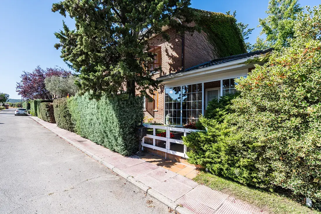 Chalet en venta en Becerril de la Sierra - imagen 2