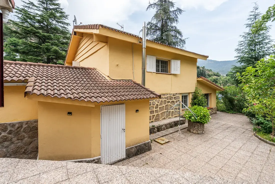 Chalet en venta en El Barraco, Ávila. - imagen 2