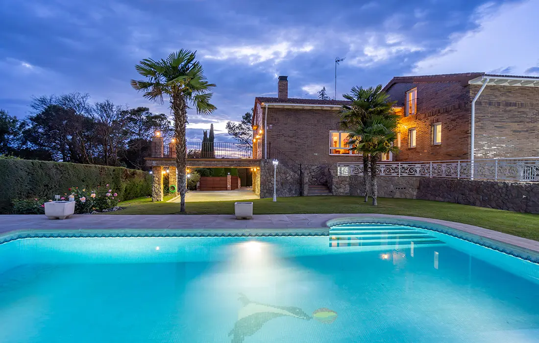 Chalet Independiente de Lujo en Venta en El Bosque, Madrid - imagen 2