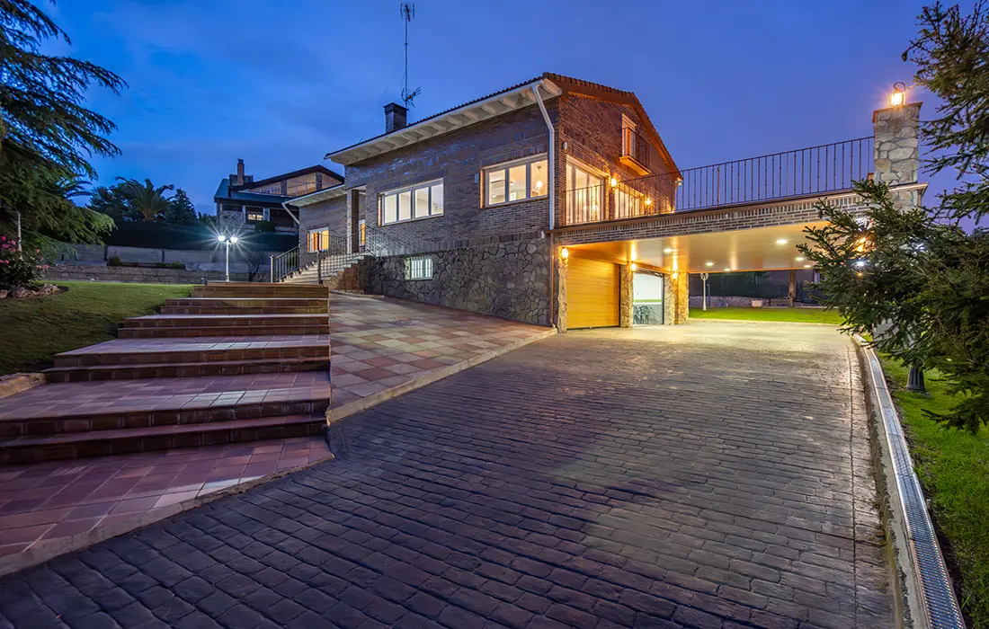 Chalet Independiente de Lujo en Venta en El Bosque, Madrid - imagen 3