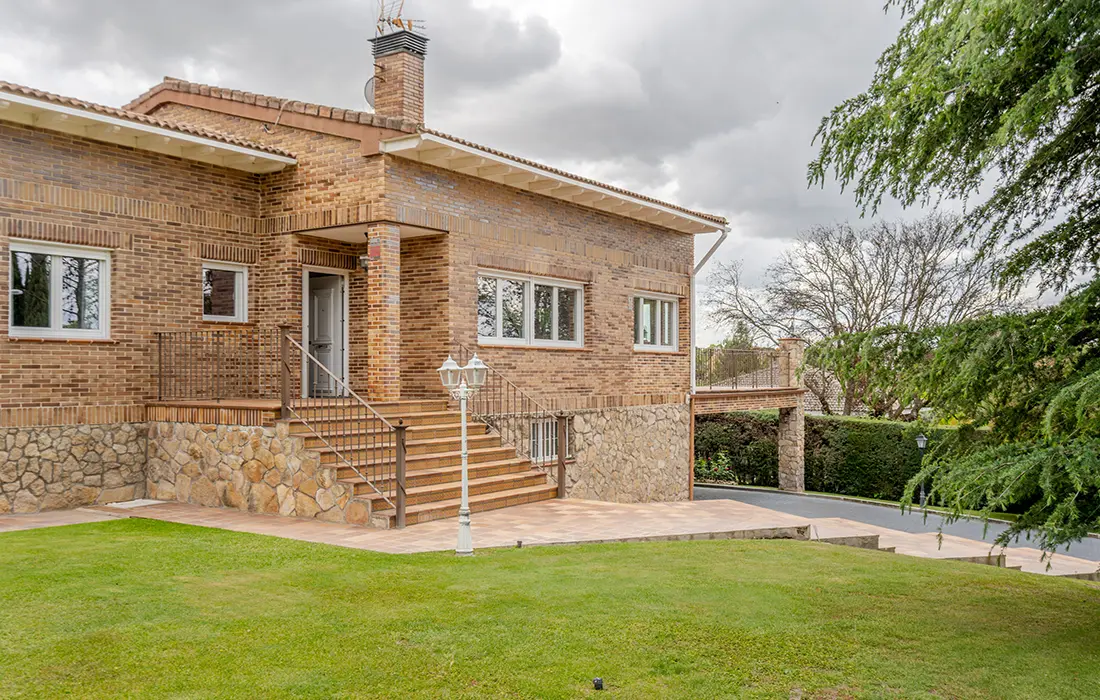 Chalet Independiente de Lujo en Venta en El Bosque, Madrid - imagen 8