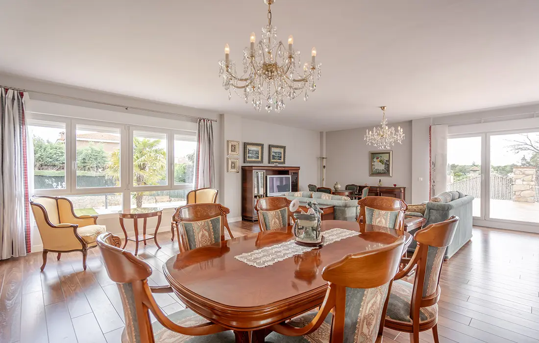Chalet Independiente de Lujo en Venta en El Bosque, Madrid - imagen 11