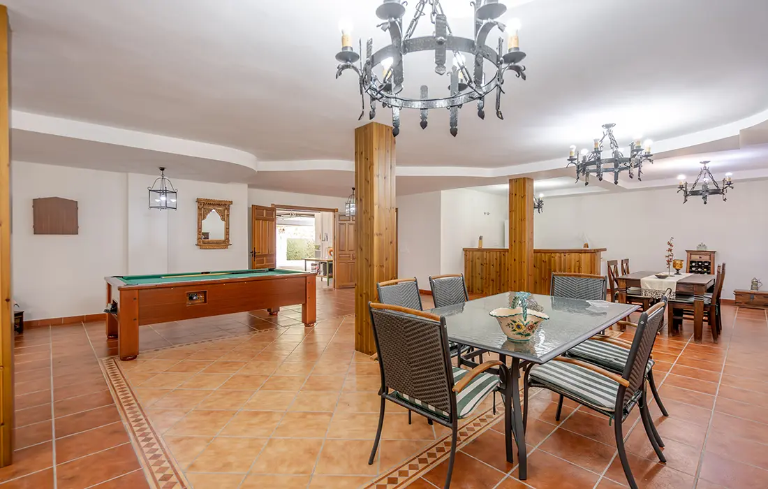 Chalet Independiente de Lujo en Venta en El Bosque, Madrid - imagen 36