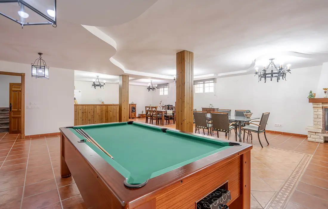 Chalet Independiente de Lujo en Venta en El Bosque, Madrid - imagen 38