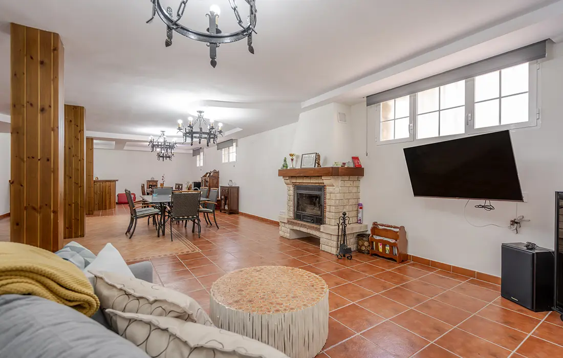 Chalet Independiente de Lujo en Venta en El Bosque, Madrid - imagen 39