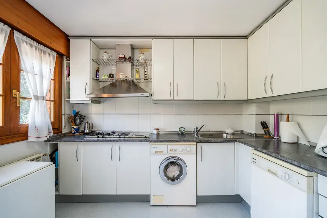 Chalet independiente en Torrelodones con piscina y 2 parcelas segregadas - imagen 7
