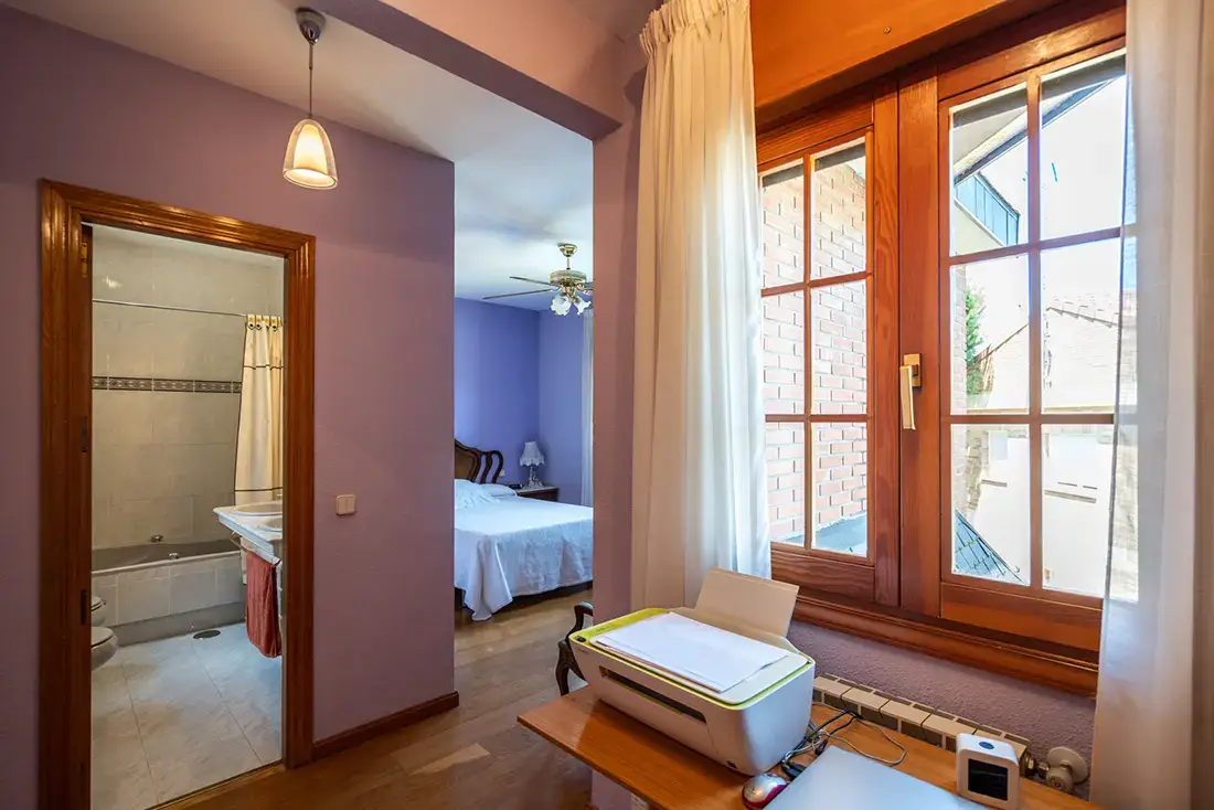 Chalet independiente en Torrelodones con piscina y 2 parcelas segregadas - imagen 12