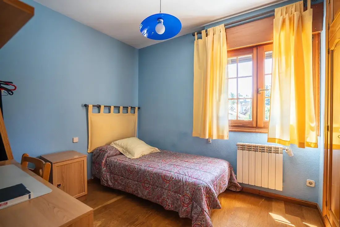 Chalet independiente en Torrelodones con piscina y 2 parcelas segregadas - imagen 17