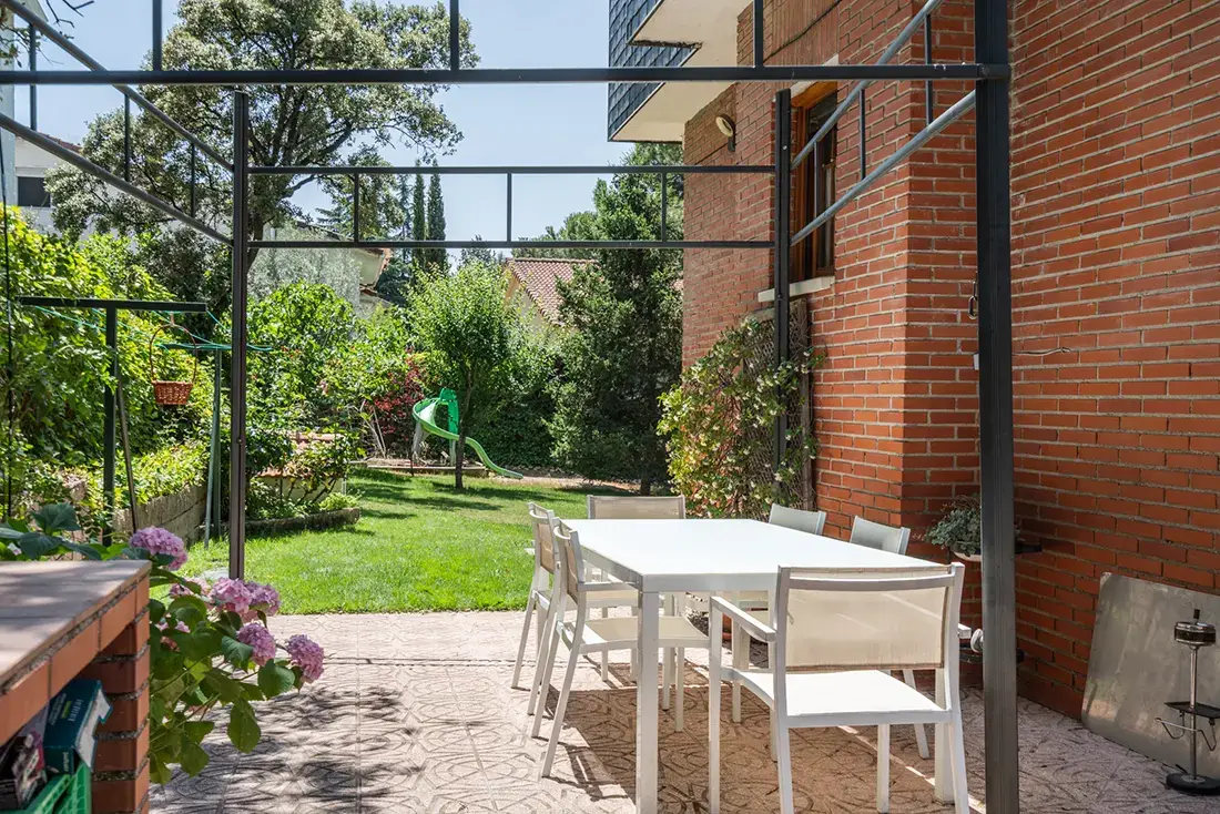 Chalet independiente en Torrelodones con piscina y 2 parcelas segregadas - imagen 23