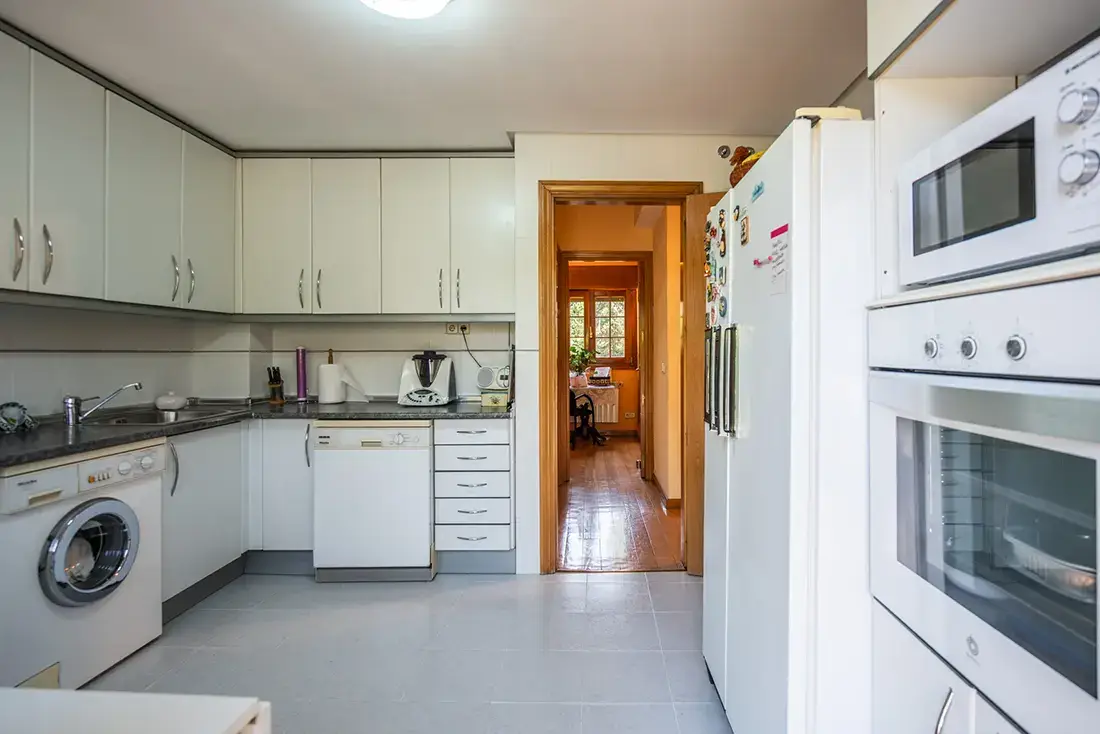 Chalet independiente en Torrelodones con piscina y 2 parcelas segregadas - imagen 31