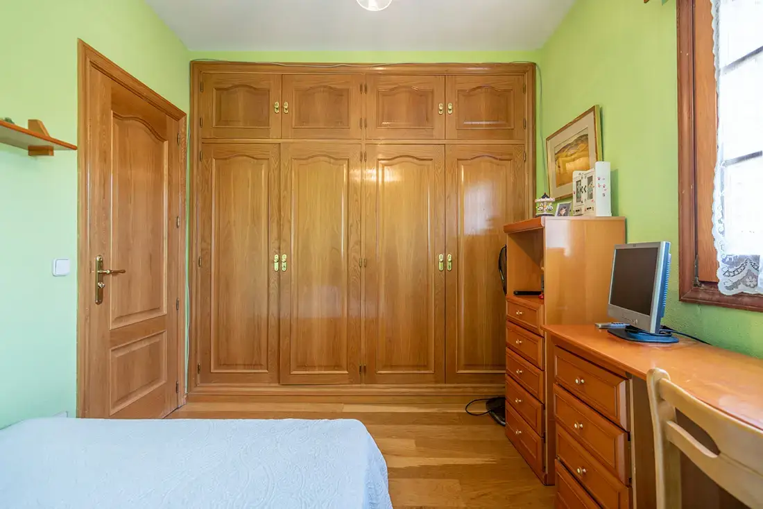 Chalet independiente en Torrelodones con piscina y 2 parcelas segregadas - imagen 36
