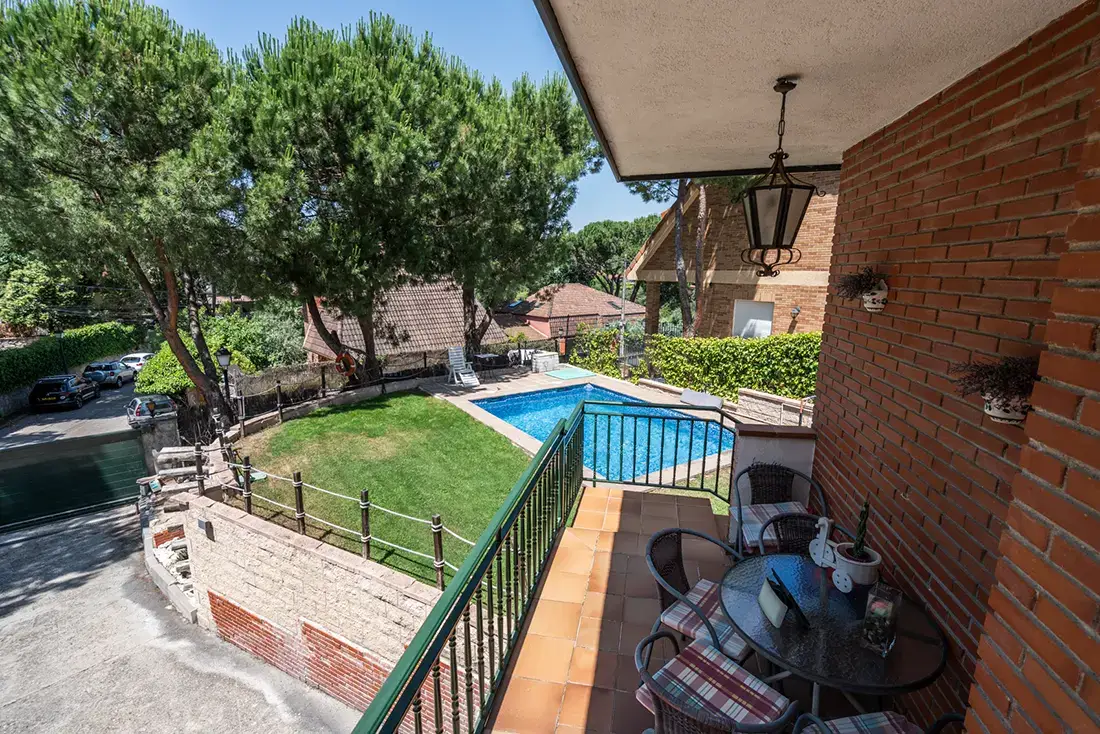 Chalet independiente en Torrelodones con piscina y 2 parcelas segregadas - imagen 41