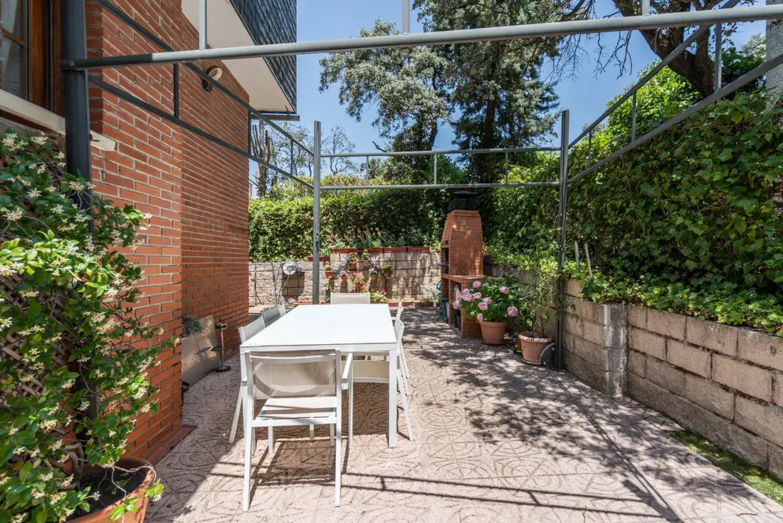 Chalet independiente en Torrelodones con piscina y 2 parcelas segregadas - imagen 43