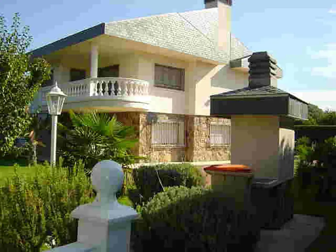 Chalet independiente en venta en Alpedrete - imagen 2