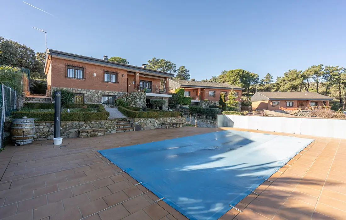 Chalet Independiente en Venta en Navalagamella, Madrid - imagen 2
