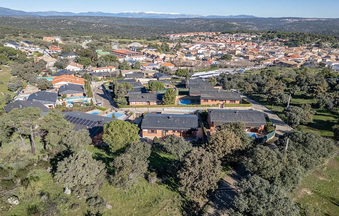 Chalet Independiente en Venta en Navalagamella, Madrid - imagen 49