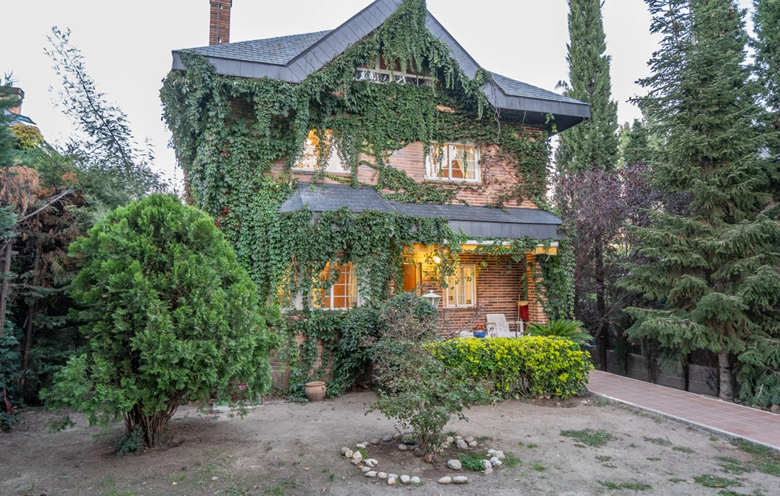 Chalet en venta en El Monte, Torrelodones. · vivienda en venta en Madrid · Yolanda González