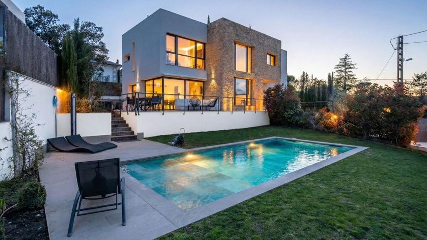 Casa o chalet independiente en venta en Salud y Alegría - El Lago · vivienda en venta en Madrid · Yolanda González