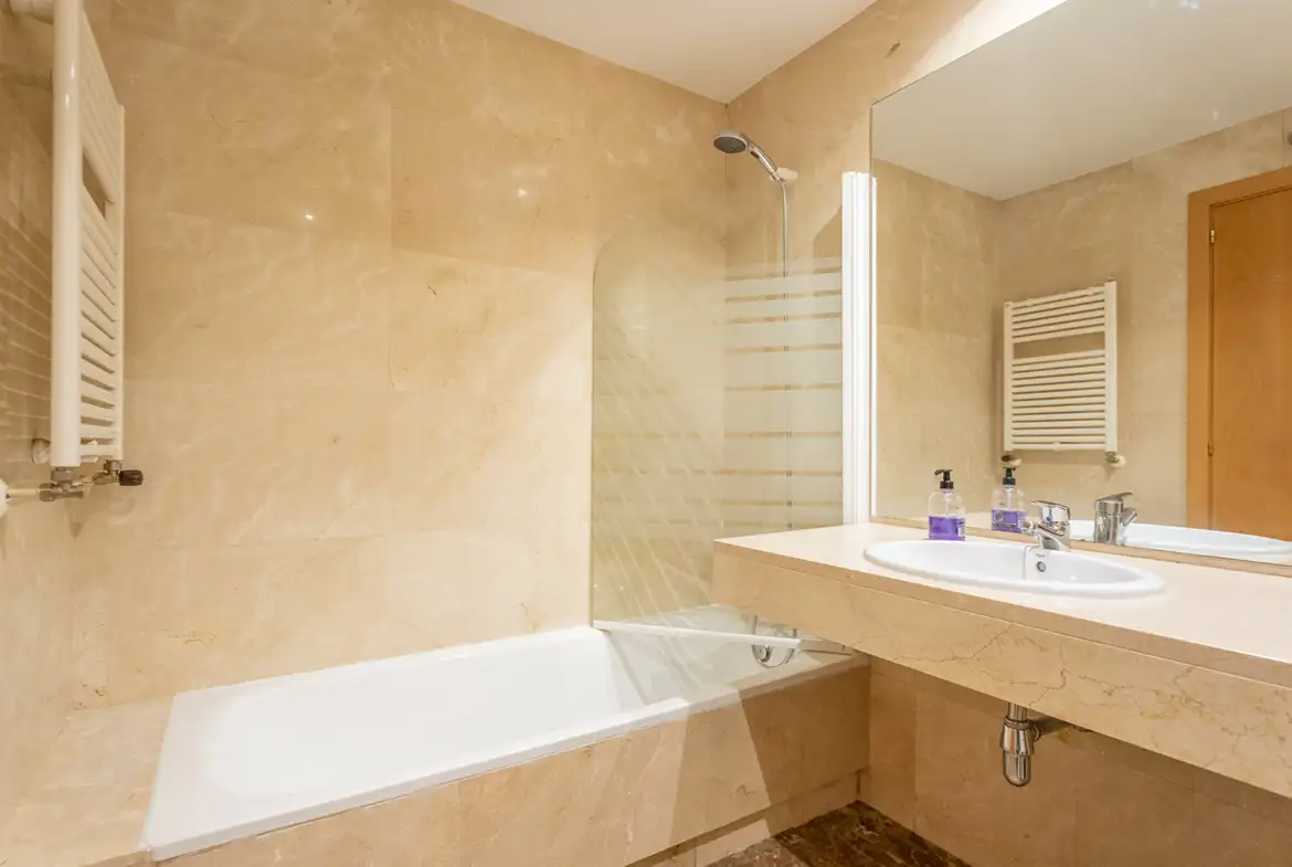Piso en venta en Av. Lazarejo, Las Rozas. - imagen 11