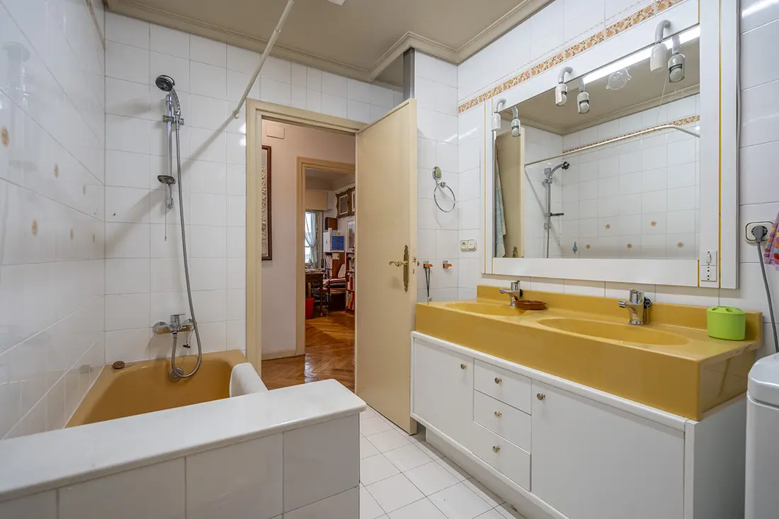 Piso en venta en calle de Guzmán el Bueno - imagen 10