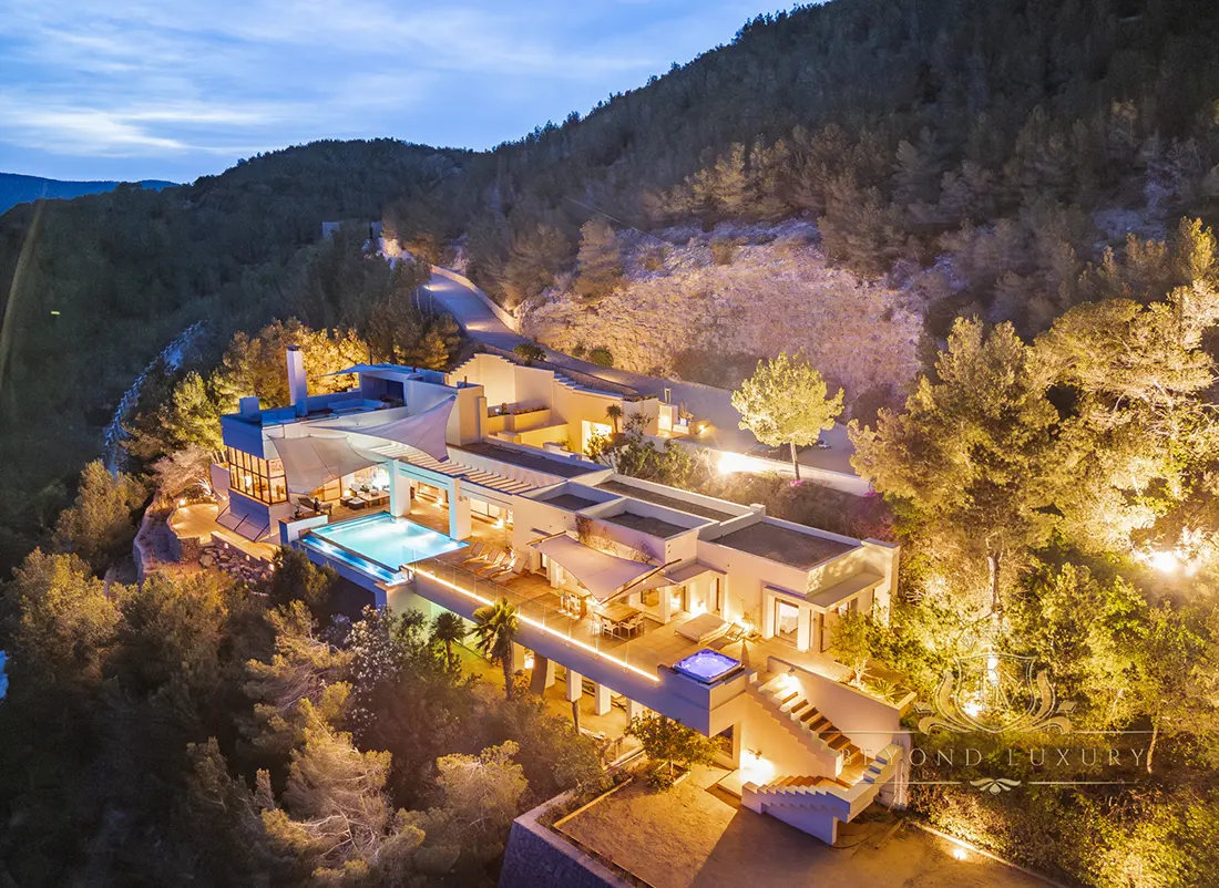 Villa de lujo con vistas al mar en Ibiza - imagen 2