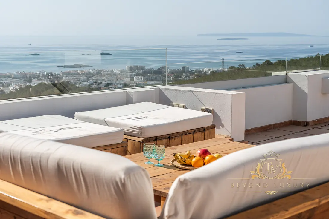 Villa de lujo con vistas al mar en Ibiza - imagen 10