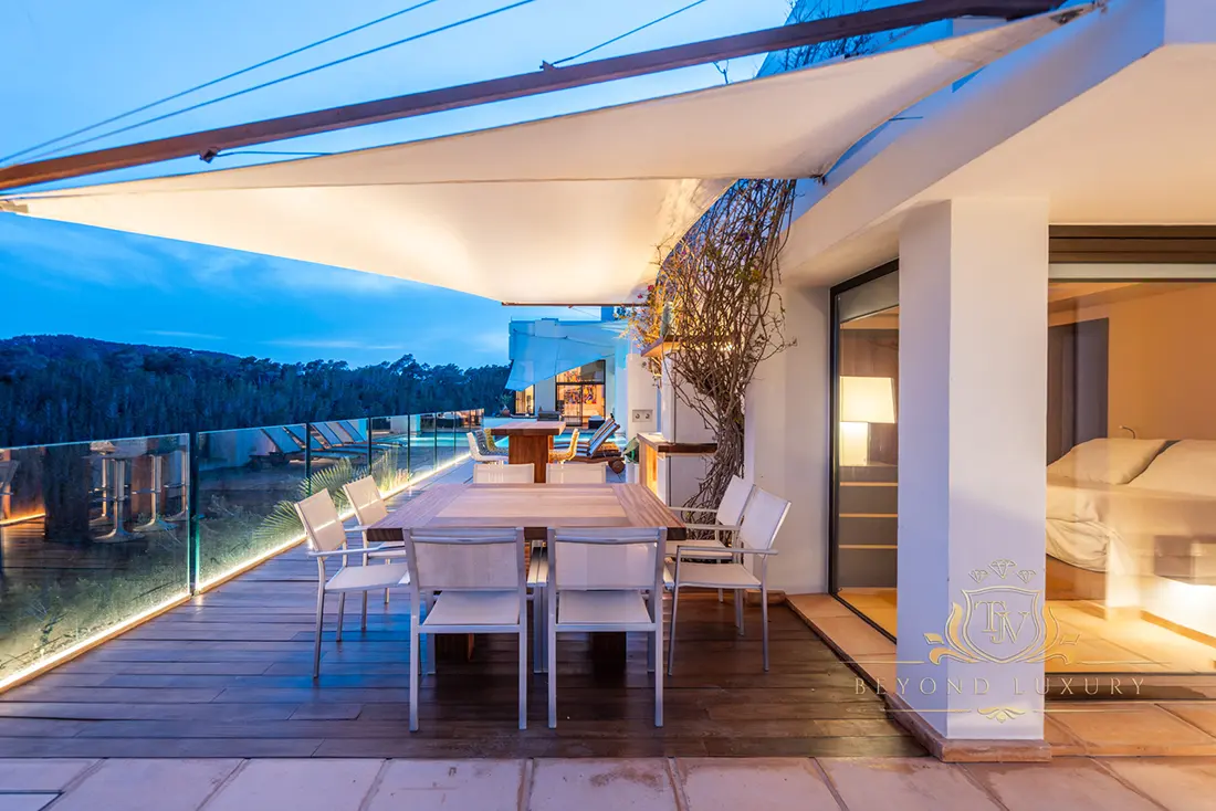 Villa de lujo con vistas al mar en Ibiza - imagen 12