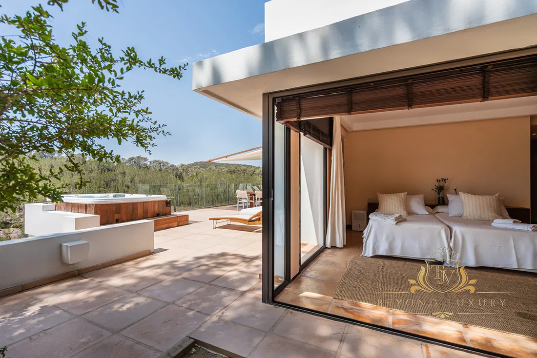 Villa de lujo con vistas al mar en Ibiza - imagen 37