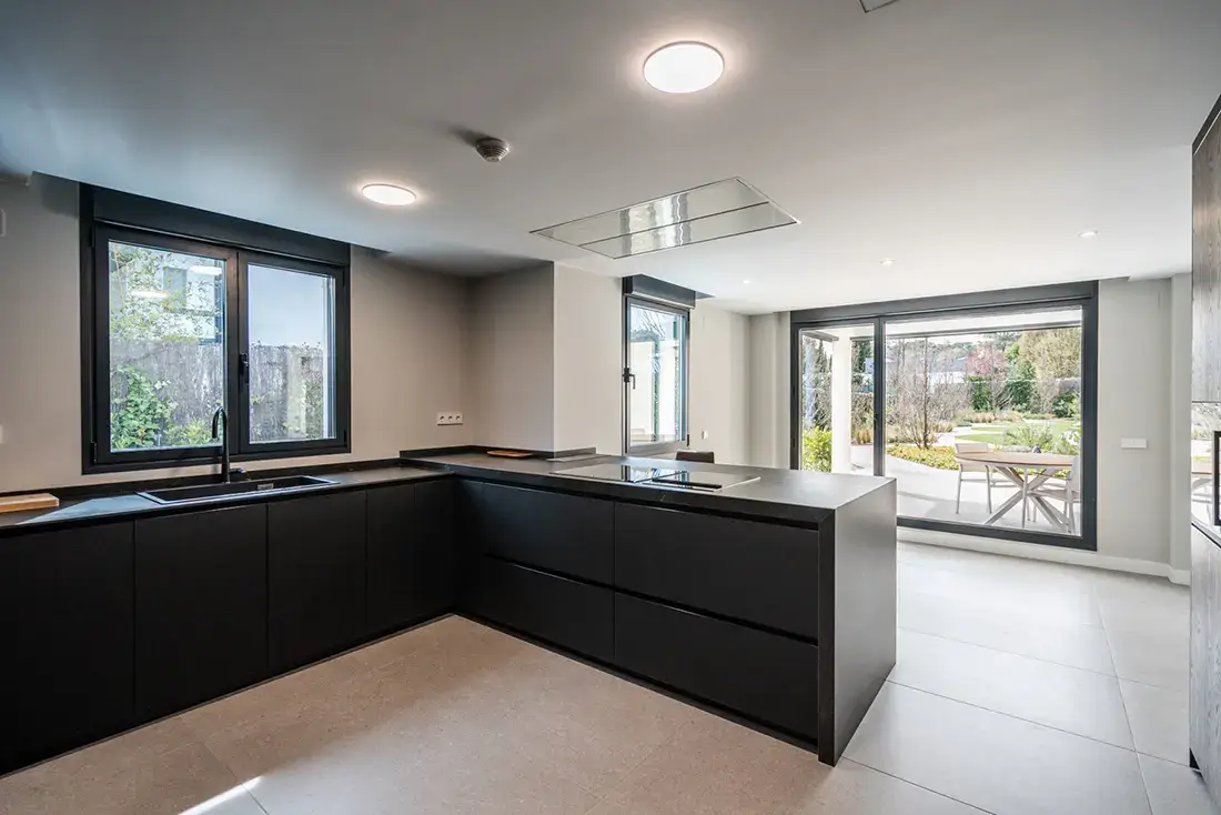 Villa de lujo en Villafranca con piscina y jardín privado - imagen 12